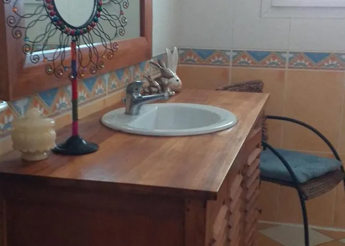 Hegoa House 펜션 *